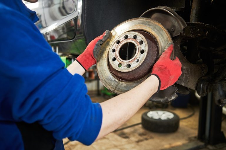 Cast Iron vs. Stainless Steel: Choosing the Right Exhaust Manifold