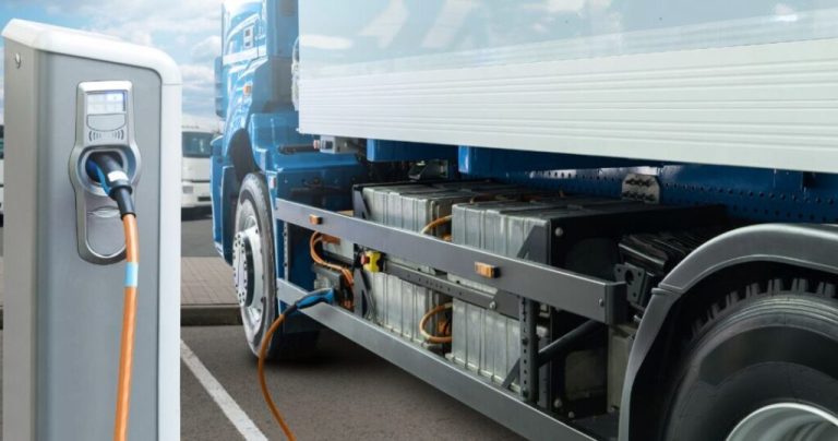 Top Electric & Chiller Trucks for Rent in Dubai: What to Know Before You Lease